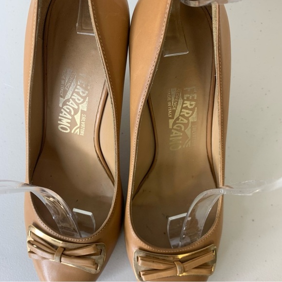 Salvatore Ferragamo Tan Brown Nude Bow Tie Front Party Pumps Heels Size 7 - Picture 11 of 16